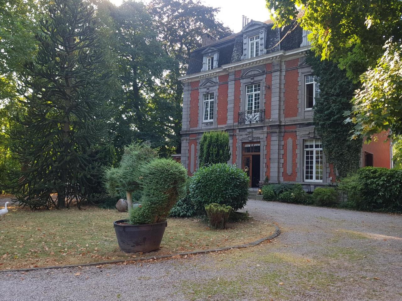 Chateau Lambert Moulinsart Hotel, Shuttle Airport, Long Term Parking, Snooker, Large Terrasse, Dinner, Breakfast Charleroi Luaran gambar
